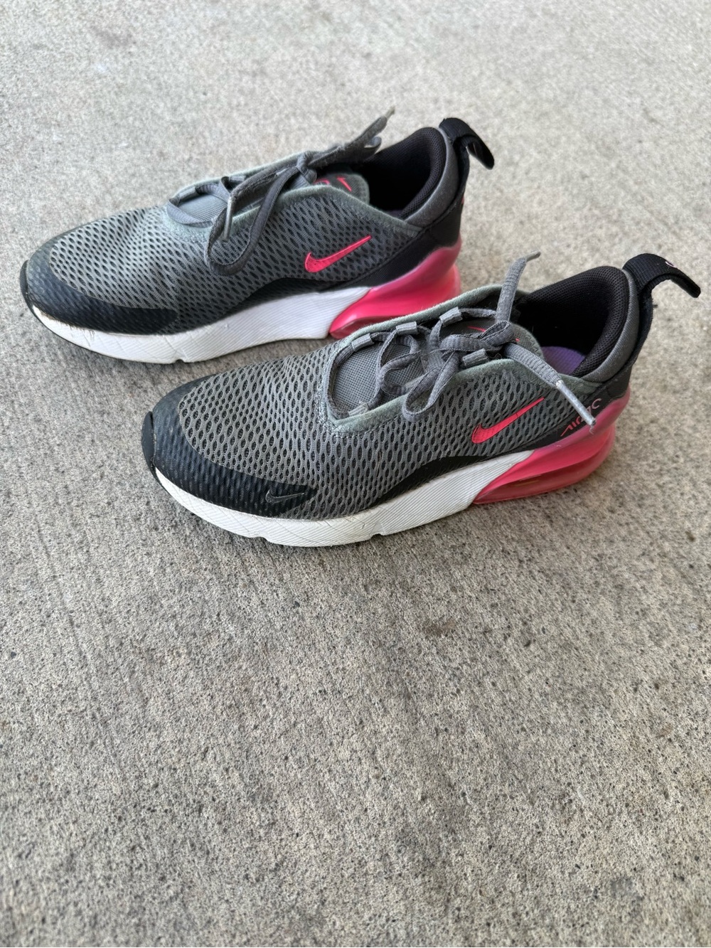 Girls Nike air max 270